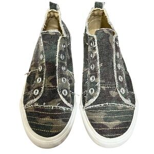 Corkys Babalu Slip On in Green Camo